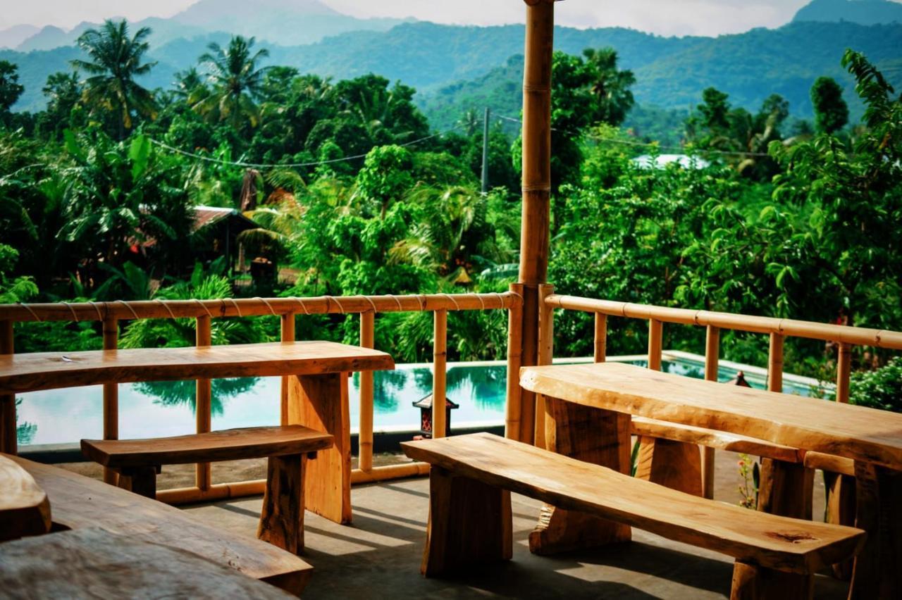 Hotel Eco Moringa Garden à Banyuwedang Extérieur photo