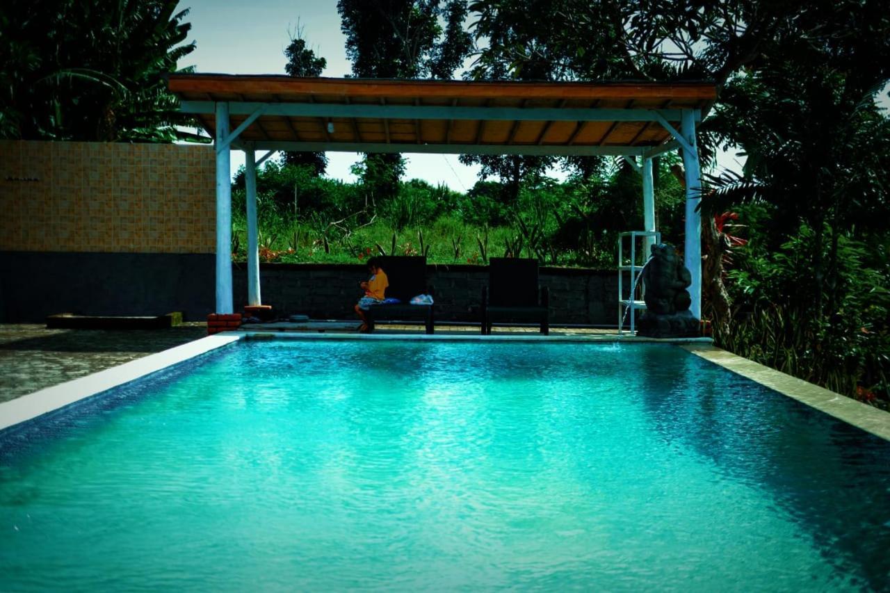 Hotel Eco Moringa Garden à Banyuwedang Extérieur photo